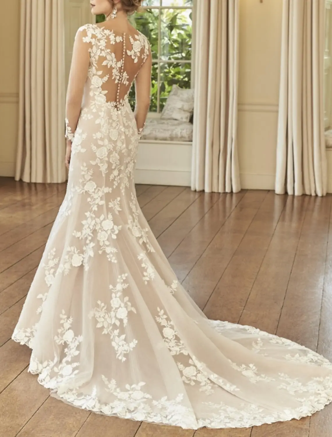 V-Neck Tulle Mermaid Floor-Length Wedding Dress — LV17377077 — view 1