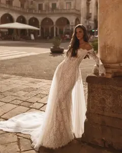 Off-the-Shoulder Lace Mermaid with Tulle Overlay — SW172 Ivory wedding dress, close-up detail