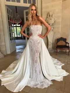 Strapless Lace Mermaid with Overskirt — SW226 Ivory wedding dress, close-up detail