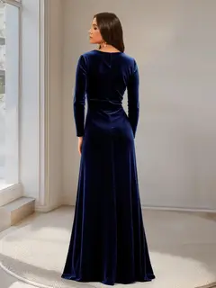 Sheath/Column V-Neck Long Sleeves Velvet Evening Dresses with Split Side — view 2