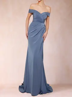 Sheath/Column Off-the-Shoulder Sleeveless Ruched Mother of the Bride Dresses — view 3