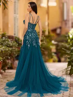 Sheath/Column V-Neck Sleeveless Applique Prom Dresses — view 2