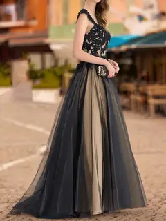 Ball Gown V-Neck Sleeveless Applique Prom Dresses — view 3