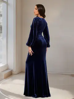 Trumpet/Mermaid V-Neck Long Sleeves Ruched Velvet Evening Dresses with Side Slit — view 2