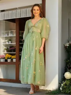 A-Line/Princess V-Neck Tulle Prom Dresses with Bowknot & Embroidery — view 1