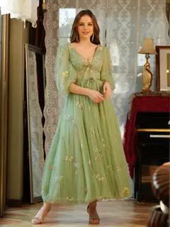 A-Line/Princess V-Neck Tulle Prom Dresses with Bowknot & Embroidery — view 5