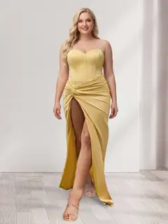 Sheath/Column Sweetheart Sleeveless Plus Size Bridesmaid Dresses with Split Side — view 1
