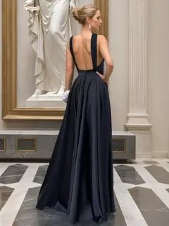 A-Line/Princess Halter Sleeveless Floor Length Sexy Bridesmaid Dresses with Opened Back — view 2