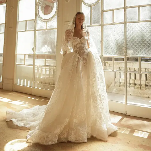 Lace Sweetheart Nec Ball Gown with Veil — SW184