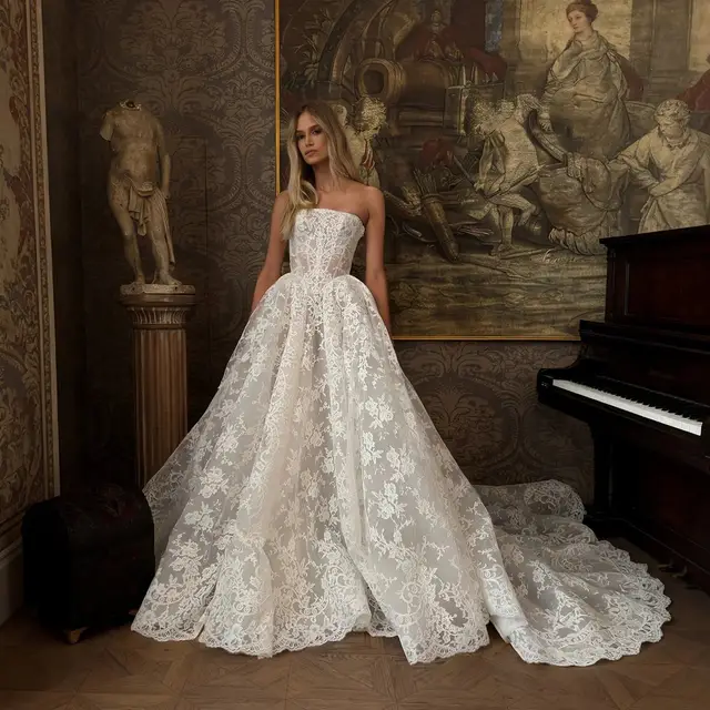 Strapless Floral Lace with Veil Wedding Dress — SW212