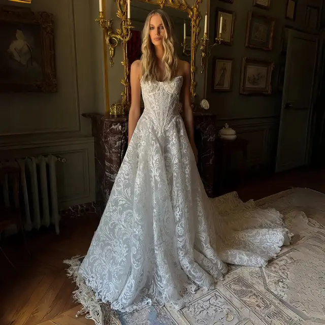 Strapless Lace A-Line with Scalloped Train Wedding Dress — SW220