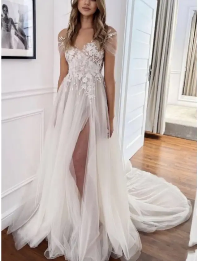 V-Neck Tulle A-Line Floor-Length Wedding Dress — LV17246005
